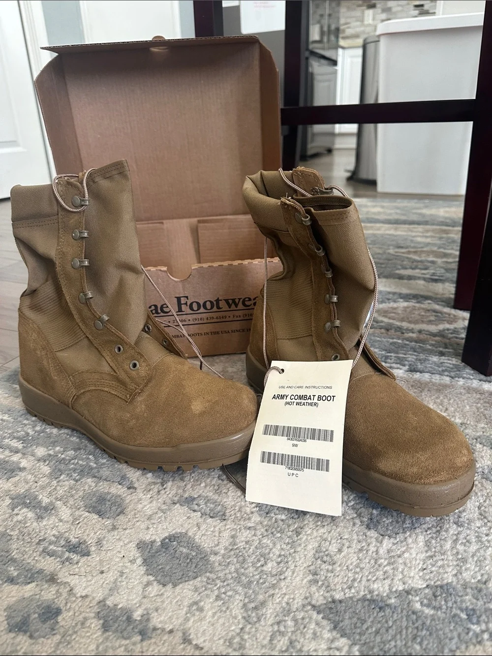 Men’s Army Combat Boots NWT - Hot Weather Size 9W